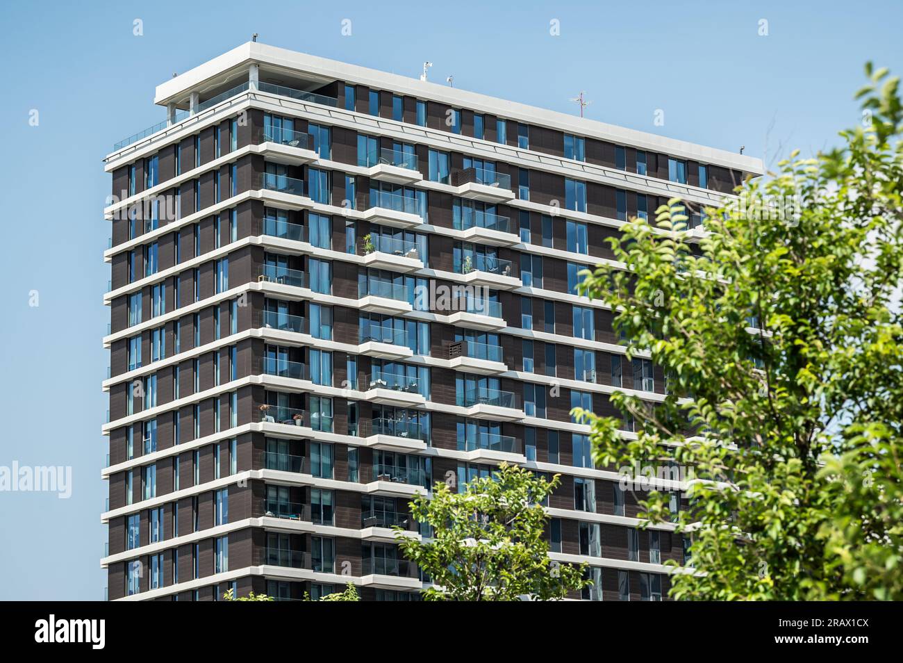 Belgrado, Serbia. 5 luglio 2023. Appartamenti di complessi residenziali a Belgrado. Crediti: Silas Stein/dpa/Alamy Live News Foto Stock