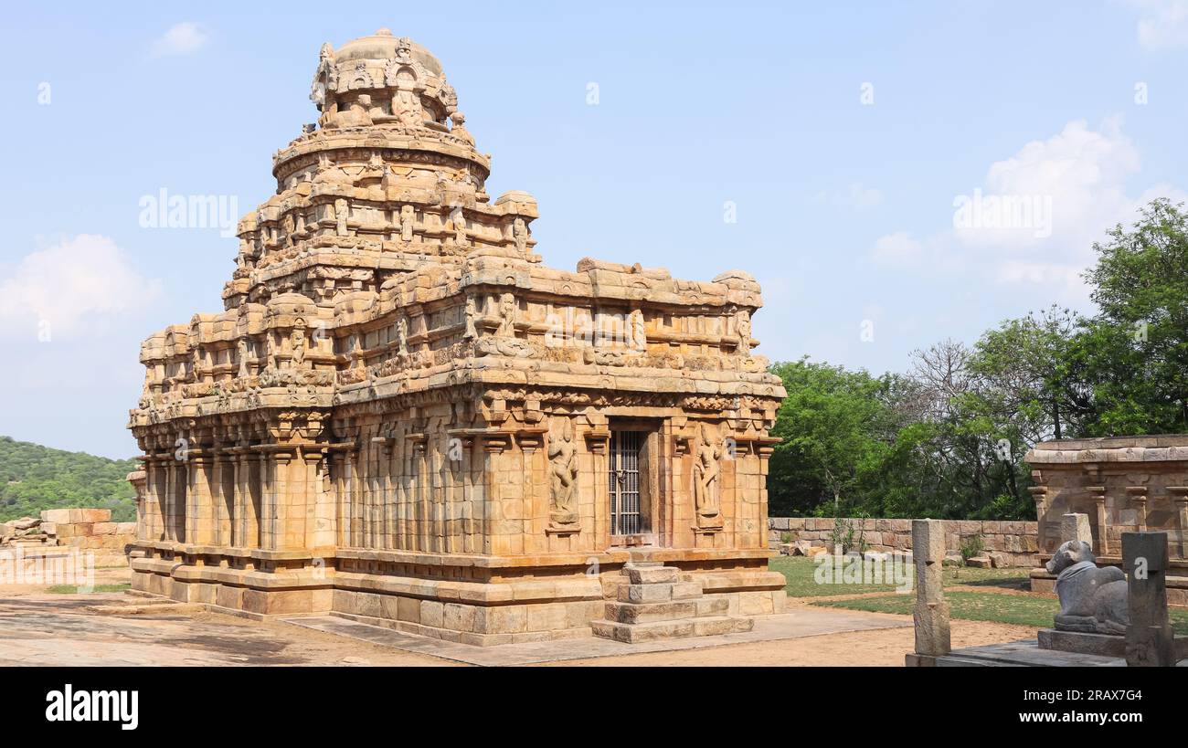 Vista del tempio di Vijayalaya Choleeswaram costruito dai re Muttaraiyar nel IX secolo, Narthamali, Pudukottai, Tamilnadu, India. Foto Stock