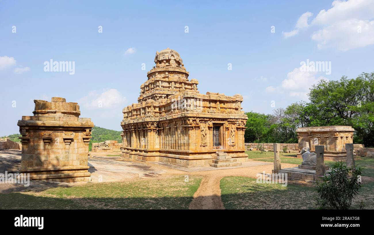 Vista del tempio di Vijayalaya Choleeswaram costruito dai re Muttaraiyar nel IX secolo, Narthamali, Pudukottai, Tamilnadu, India. Foto Stock