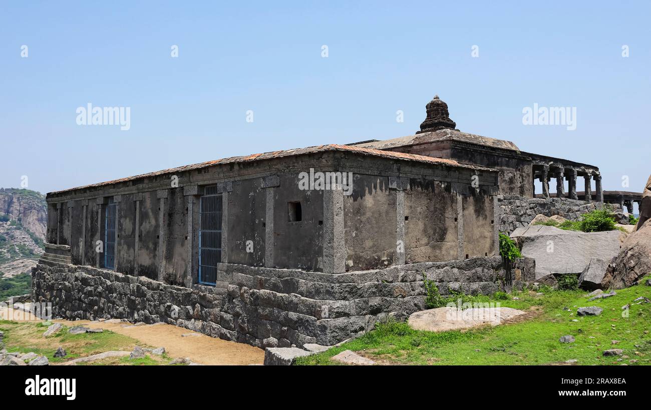 Tempio Mandapa in cima al forte di Gingee o al forte Senji , Gingee, Villupuram, Tamilnadu, India. Foto Stock