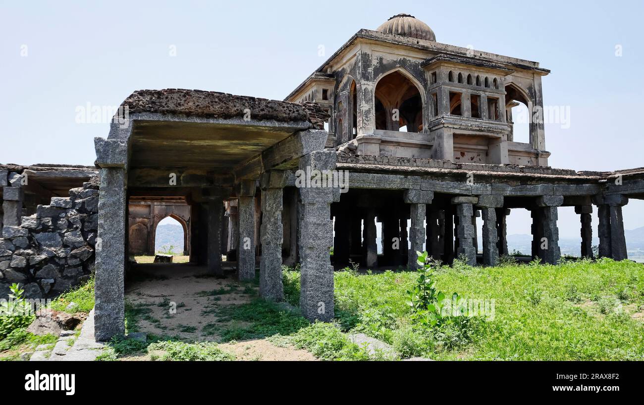 Tempio in cima al forte di Gingee o al forte di Senji , Gingee, Villupuram, Tamilnadu, India. Foto Stock