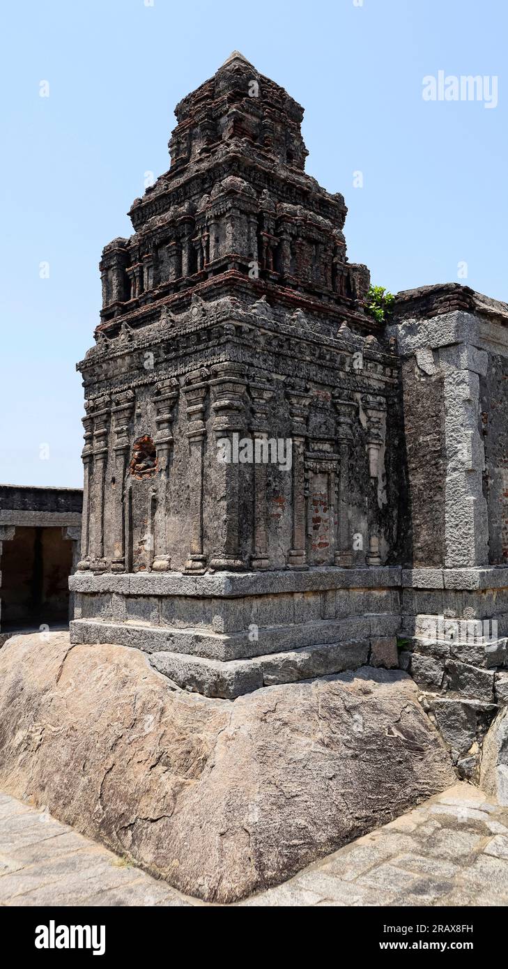Tempio in cima al forte di Gingee o al forte di Senji , Gingee, Villupuram, Tamilnadu, India. Foto Stock