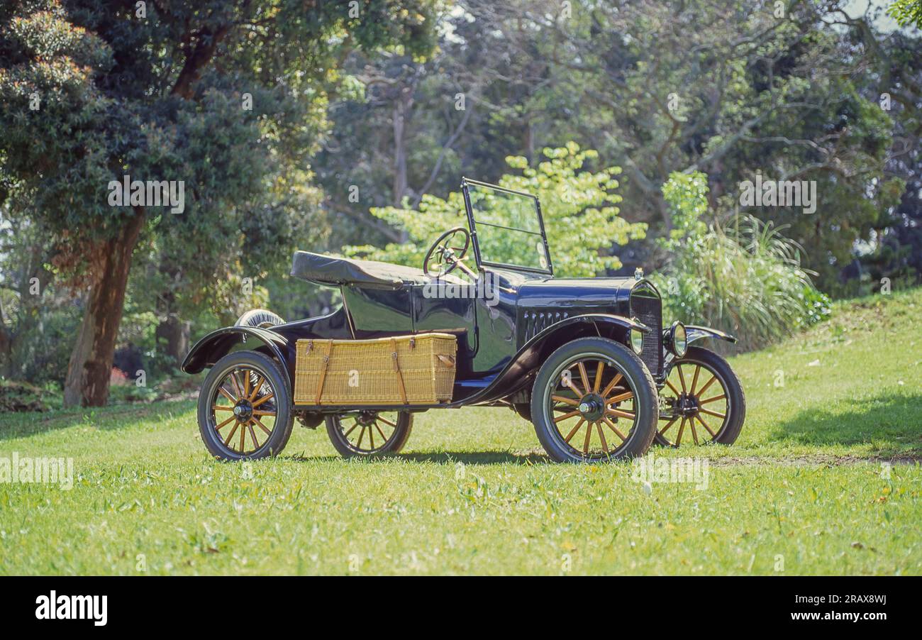 La Ford Model T fu prodotta dalla Ford Motor Company dal 1908 al 1927. È generalmente considerata come la prima automobile a prezzi accessibili di massa. Foto Stock