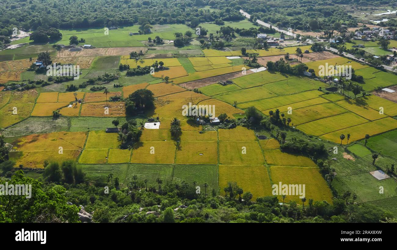 Vista del paesaggio dal forte di Gingee, Villupuram, Tamilnadu, India. Foto Stock