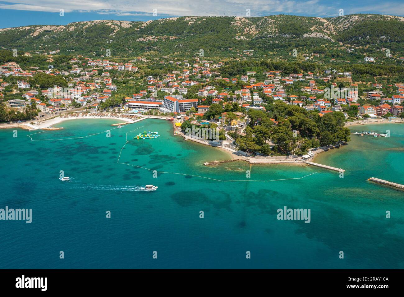 Vista aerea dell'isola di Rab, del mare Adriatico in Croazia Foto Stock