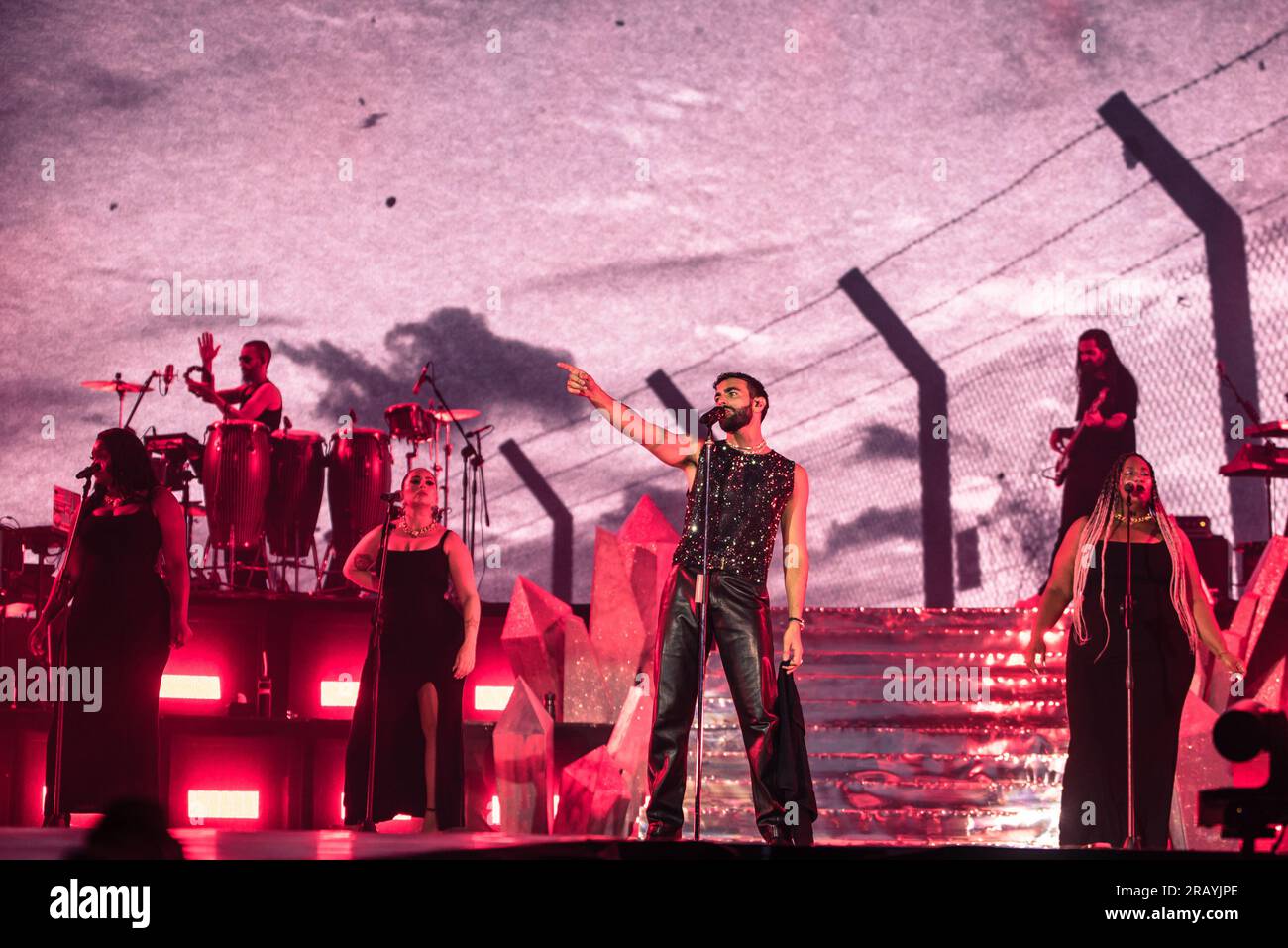 Torino, Italia. 5 luglio 2023. Il cantante italiano Marco Mengoni si è esibito dal vivo sul palco dello Stadio grande Torino. Credito: Andrea Pinna Foto Stock