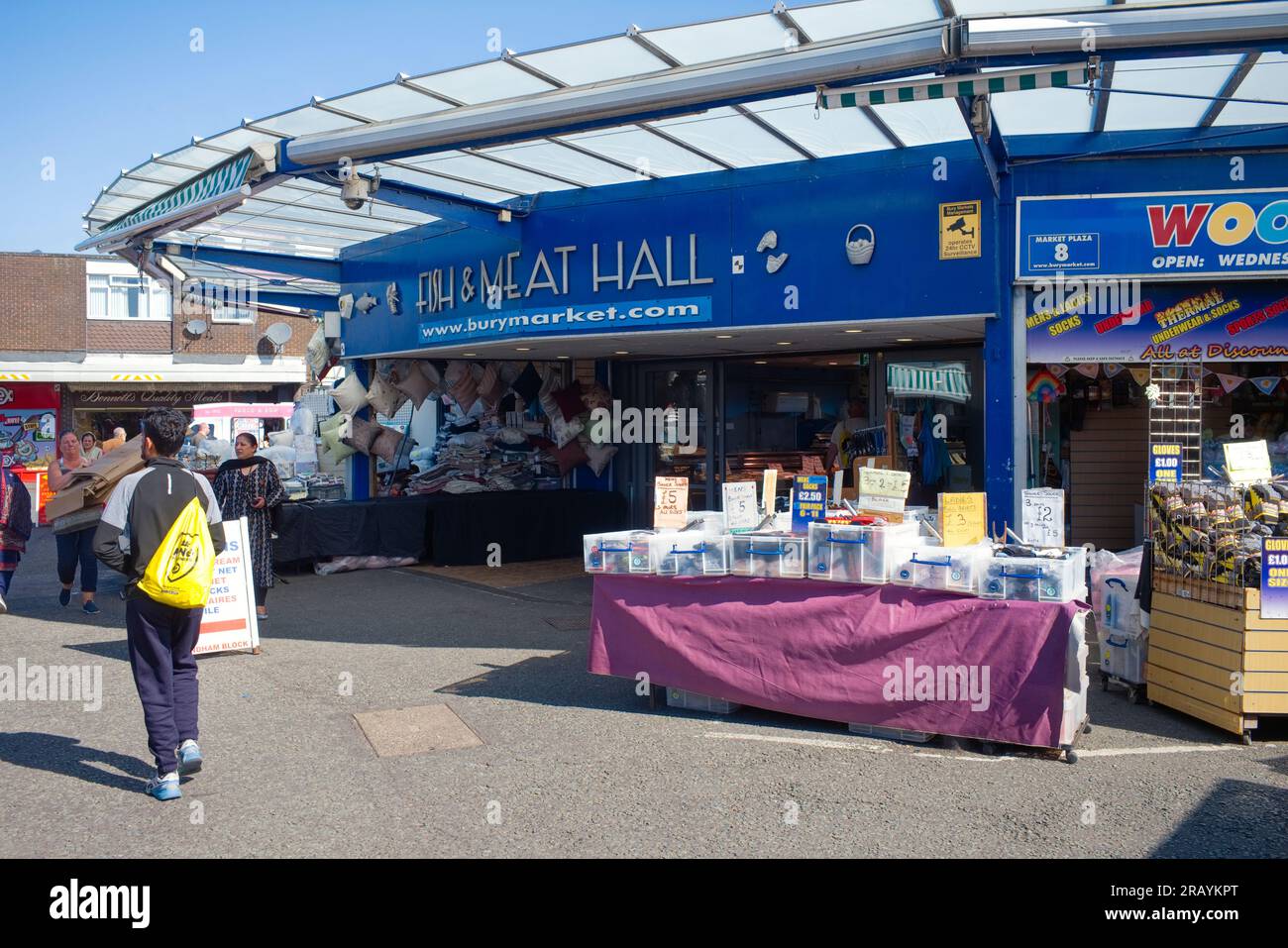 L'ingresso alla sala del pesce e della carne presso il famoso mercato di Bury Foto Stock