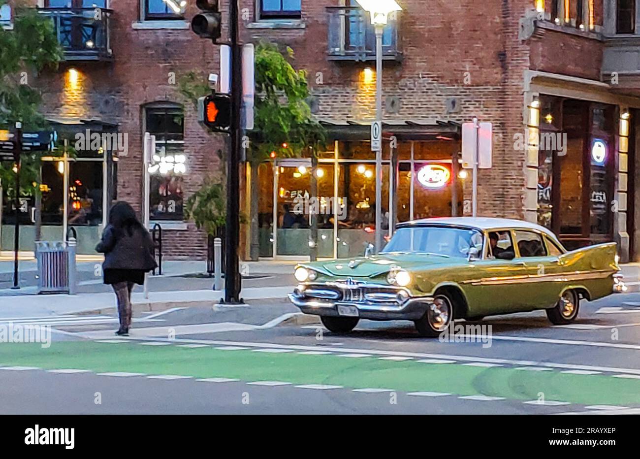 Canada Culture and Vacation, Holiday Images, come nella british columbia non camminate, sicurezza stradale, auto d'epoca, americana, rischi per i telefoni cellulari Foto Stock