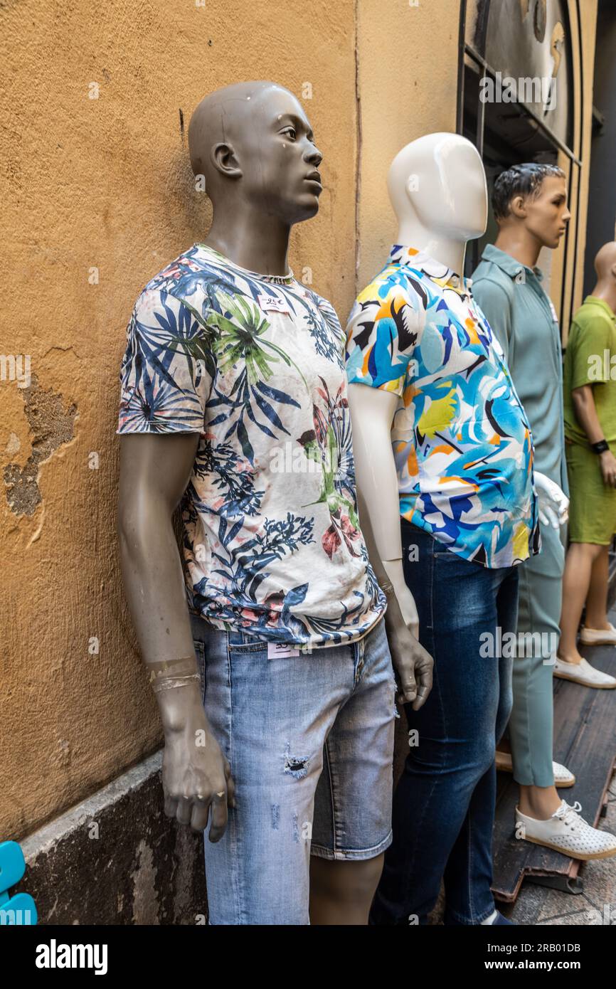 Moda uomo nella vecchia Nizza in Francia Foto Stock