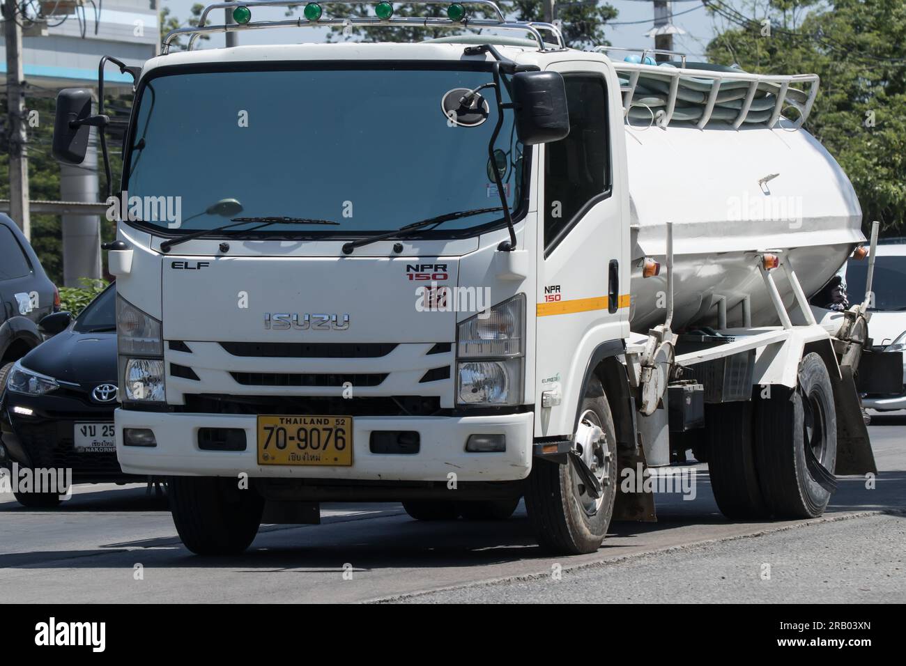 Chiangmai, Thailandia - 1 giugno 2023: Privato di camion cisterna fognaria. Foto alla strada n.121 a circa 8 km dal centro di Chiangmai, thailandia. Foto Stock