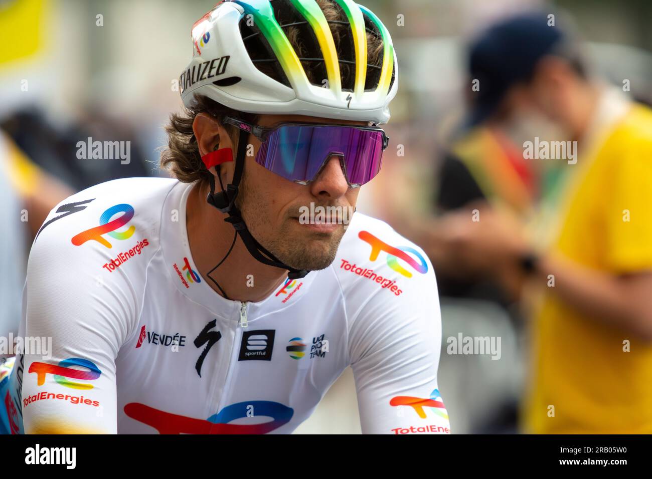 Bilbao, Spagna - 1° luglio 2023: Il ciclista DANIEL OSS, del team TOTALENERGIES, alla presentazione del Tour de France nella prima tappa del Foto Stock