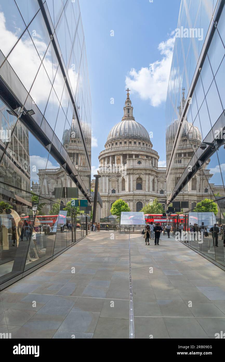 St Pauls nella città di Londra Foto Stock