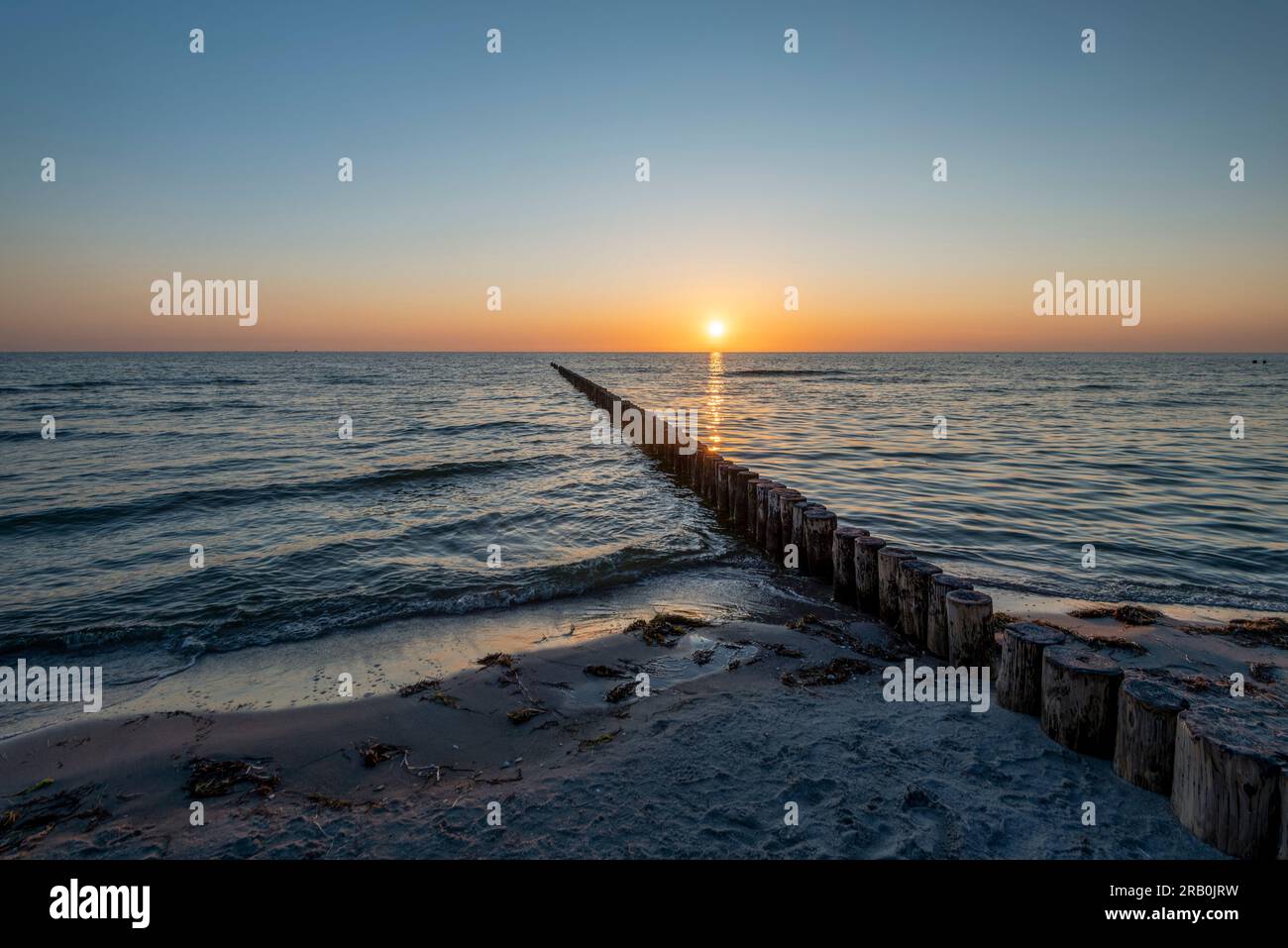 Tramonto sulla spiaggia di Hiddensee, Gellen, Hiddensee Island, Meclemburgo-Pomerania occidentale, Germania Foto Stock