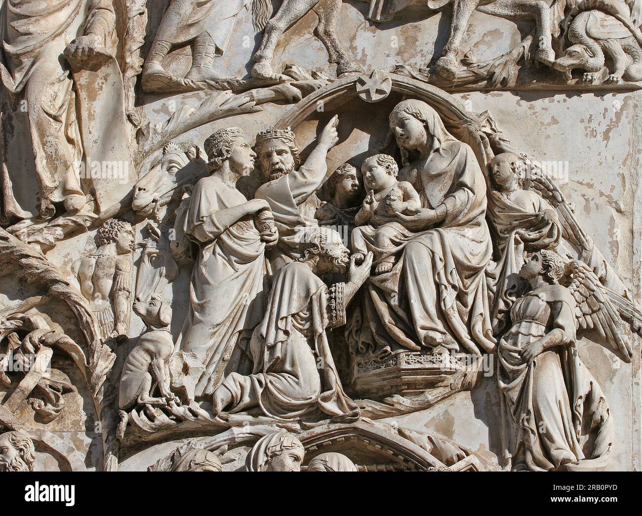 Rilievi. Secondo pilastro: Storie del vecchio testamento, Cattedrale di Santa Maria Assunta, Orvieto, Terni, Umbria, Italia Foto Stock