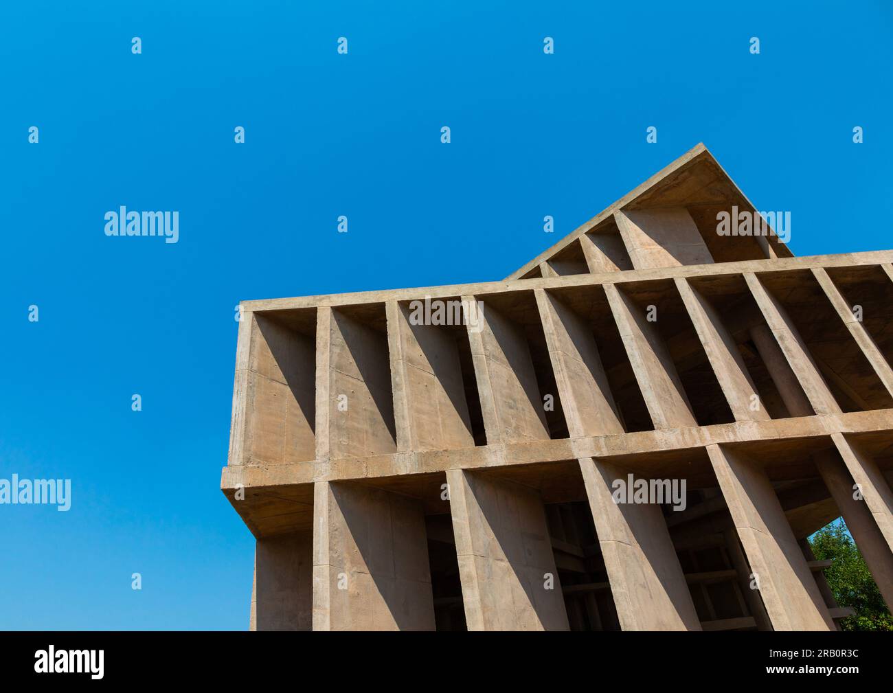 Torre delle ombre progettata da le Corbusier, Stato del Punjab, Chandigarh, India Foto Stock