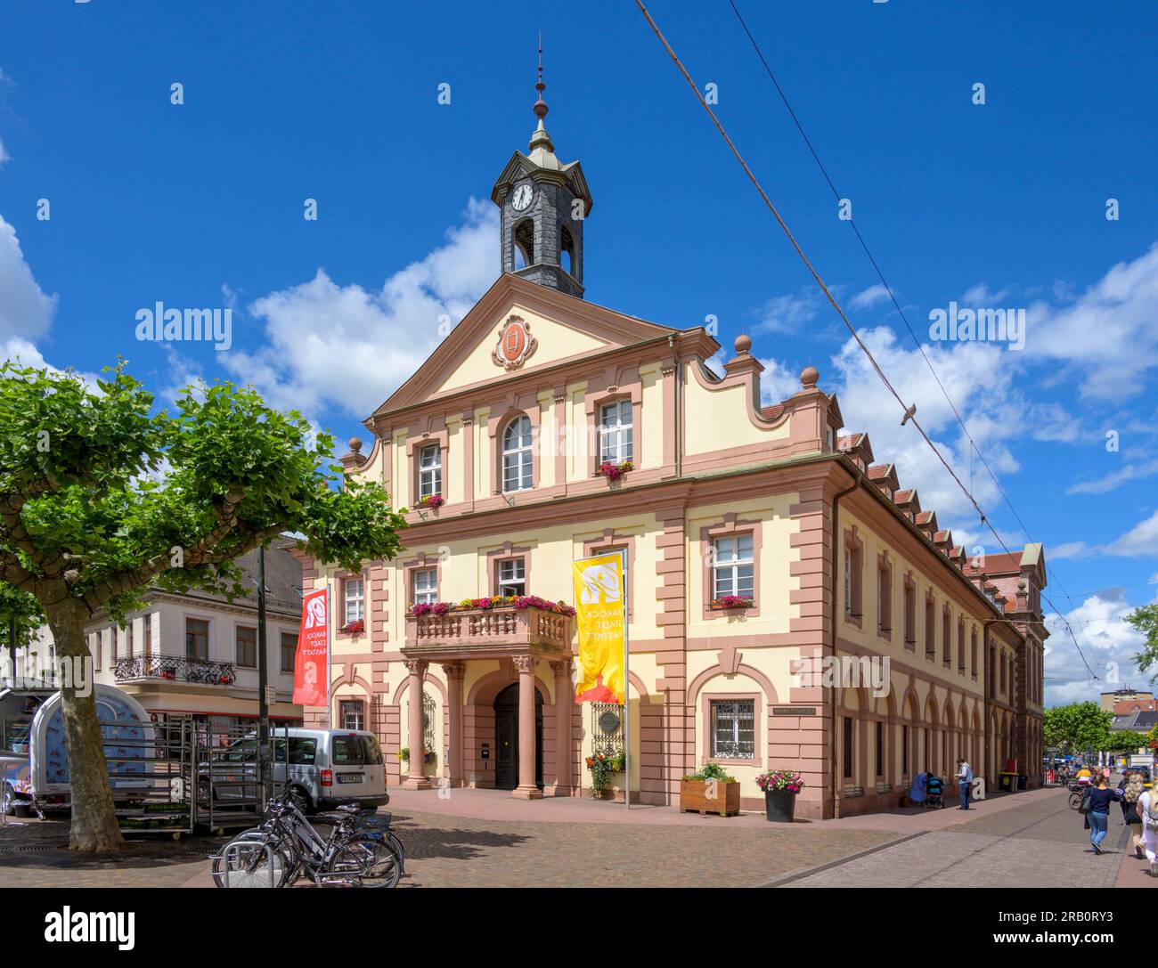 Germania, Baden-Württemberg, Rastatt, il municipio costruito in stile barocco. Foto Stock