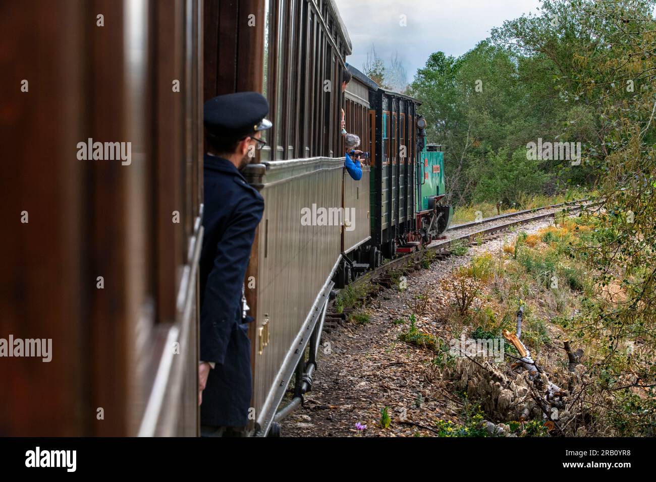 Treno El Tren de Arganda o treno Tren de la Poveda ad Arganda del Rey, Madrid, Spagna. Nel 1990 un gruppo di appassionati ferroviari acquistò un vecchio bagno a vapore Foto Stock