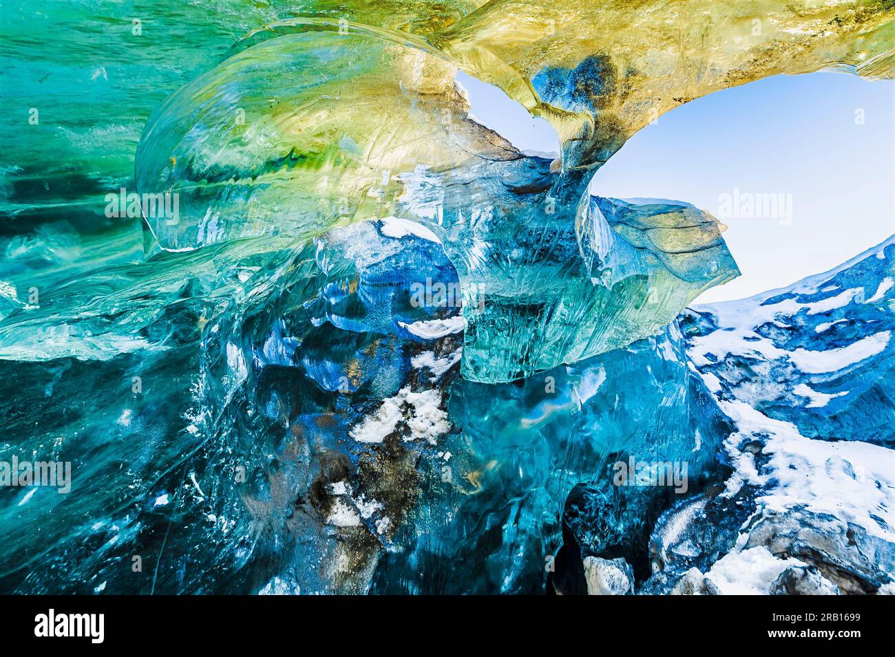 Grotta del ghiacciaio - dentro e sotto il ghiaccio Foto Stock