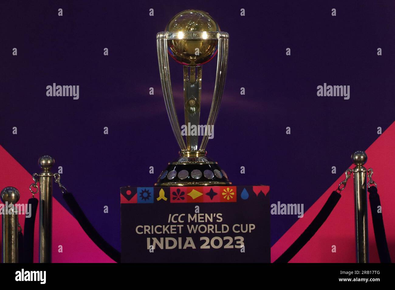 Kolkata, India. 6 luglio 2023. 6 luglio 2023, Calcutta, India: Vista generale del trofeo di Cricket della Coppa del mondo di Cricket durante il Tour del trofeo della Coppa del mondo di Cricket maschile ICC in una scuola. Il 6 luglio 2023 a Calcutta, in India. (Foto di Dipa Chakraborty/ Credit: Eyepix Group/Alamy Live News Foto Stock