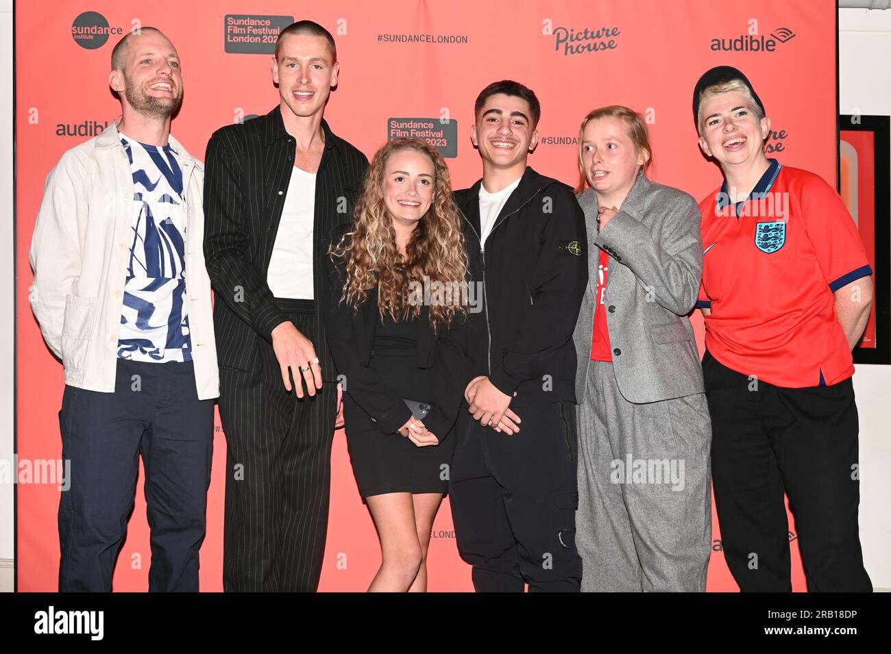 Londra, Regno Unito. 6 luglio 2023. Theo Barrowclough, Harris Dickinson, Lola Campbell, Alin Uzun, Charlotte Regan e Molly Manning Walker partecipano alla UK Premiere of Scrapper e alla serata di apertura del 2023 Sundance Film Festival a Picturehouse Central, Londra, Regno Unito. Credito: Vedere li/Picture Capital/Alamy Live News Foto Stock