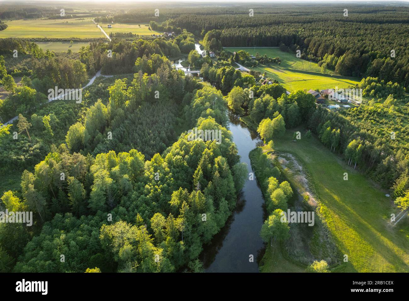 Europa, Polonia, voivodato di Podlaskie, Suwalskie / Suwalszczyzna, fiume Czarna Hancza vicino a Tartaczysko Foto Stock