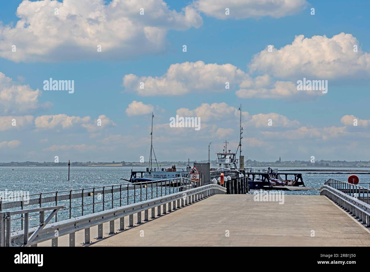 Traghetto Carlingford Lough con arrivo a Greencastle, County Down, Irlanda del Nord. Foto Stock