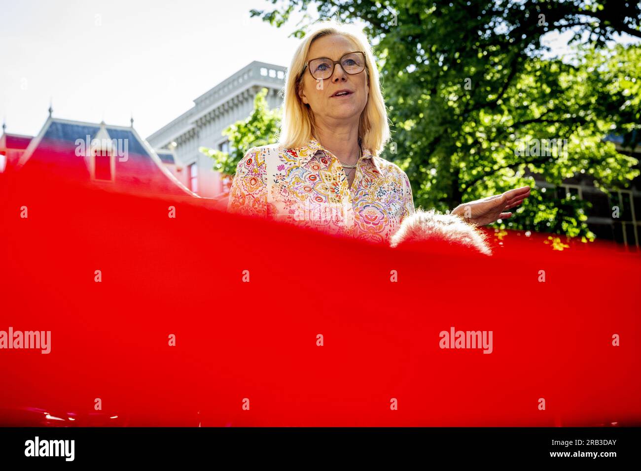 L'AIA - Sigrid Kaag Ministro delle Finanze al Binnenhof prima del Consiglio settimanale dei Ministri. ANP ROBIN UTRECHT olanda fuori - belgio fuori Foto Stock