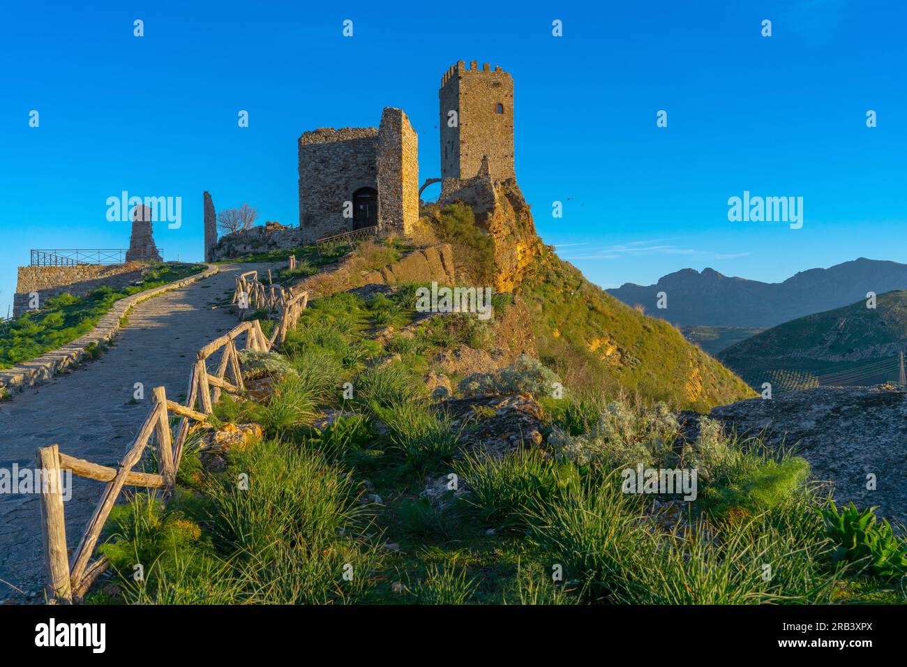 Castello arabo normanno, Cefalà Diana, Palermo, Sicilia, Italia Foto Stock