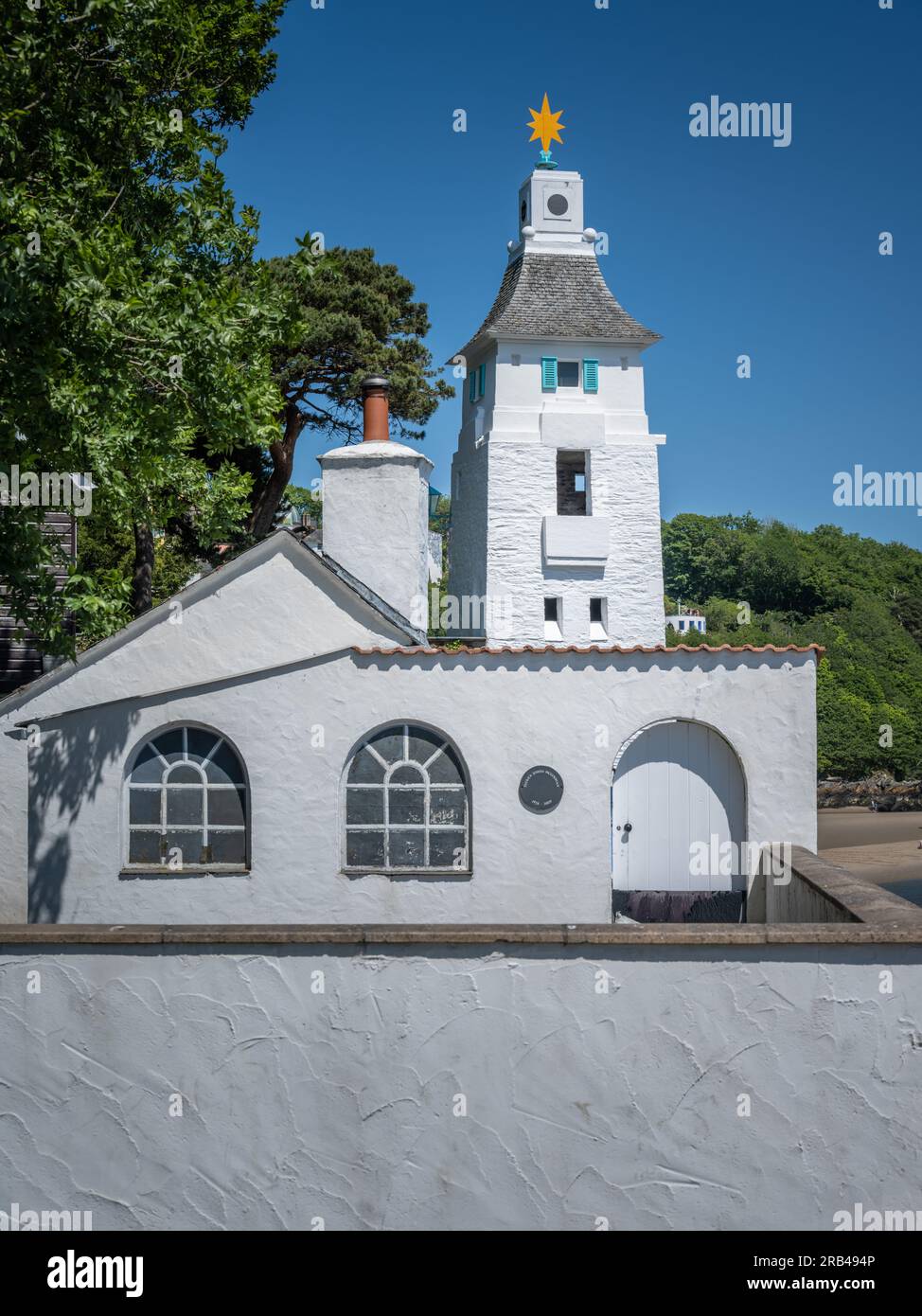 Cavalli bianchi, Portmeirion, Galles del Nord, Regno Unito Foto Stock