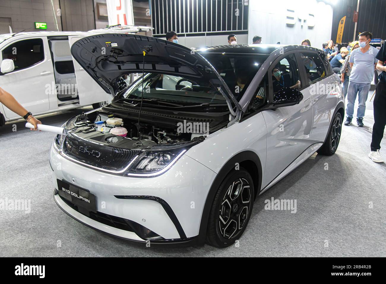 Bangkok, Thailandia. 7 luglio 2023. Una BYD Dolphin in mostra durante il Thailand Fast Auto Show 2023 al Bangkok International Trade and Exhibition Center (BITEC). Credito: SOPA Images Limited/Alamy Live News Foto Stock