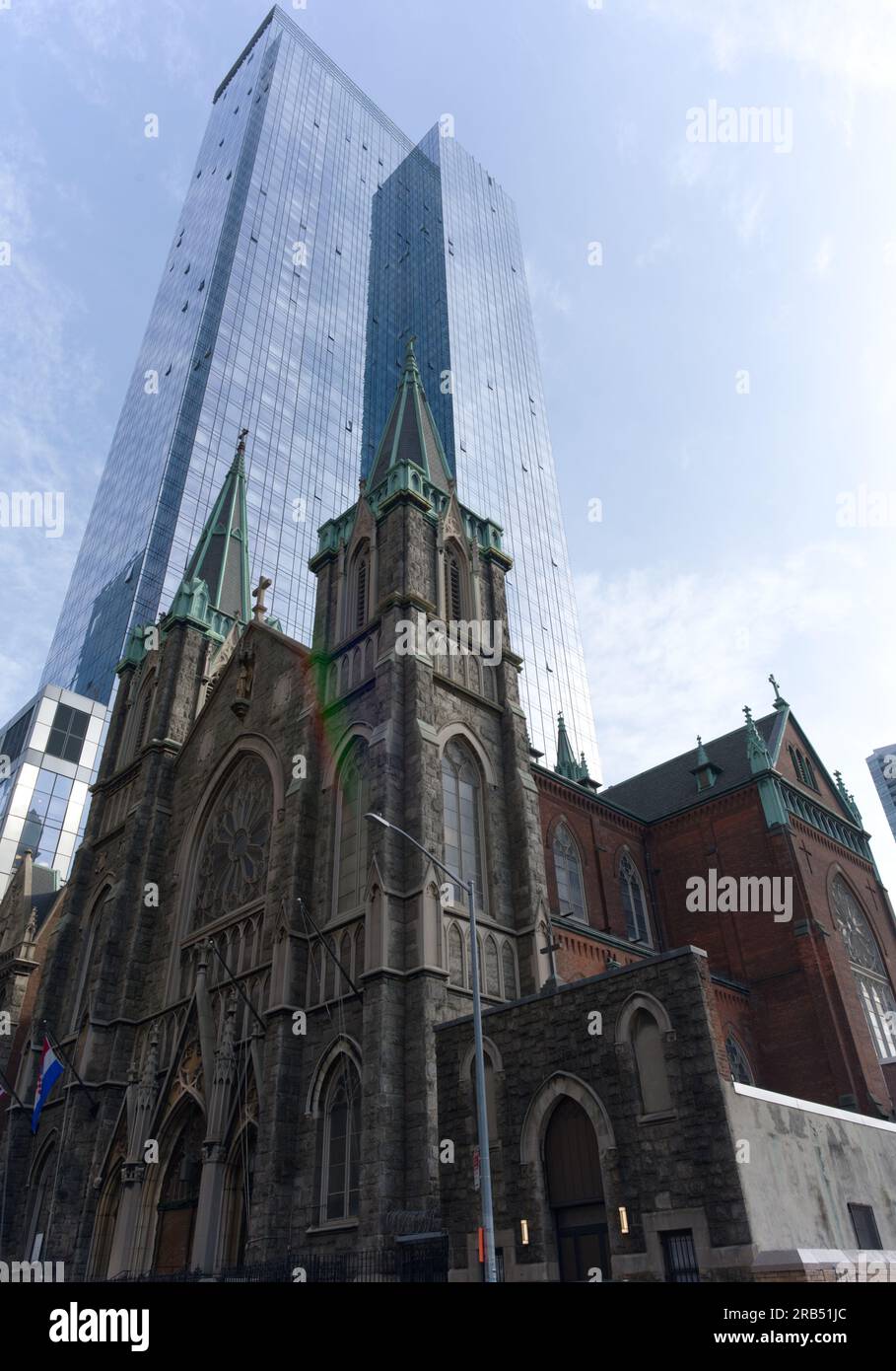 Grattacielo e chiesa, Midtown Manhattan Foto Stock