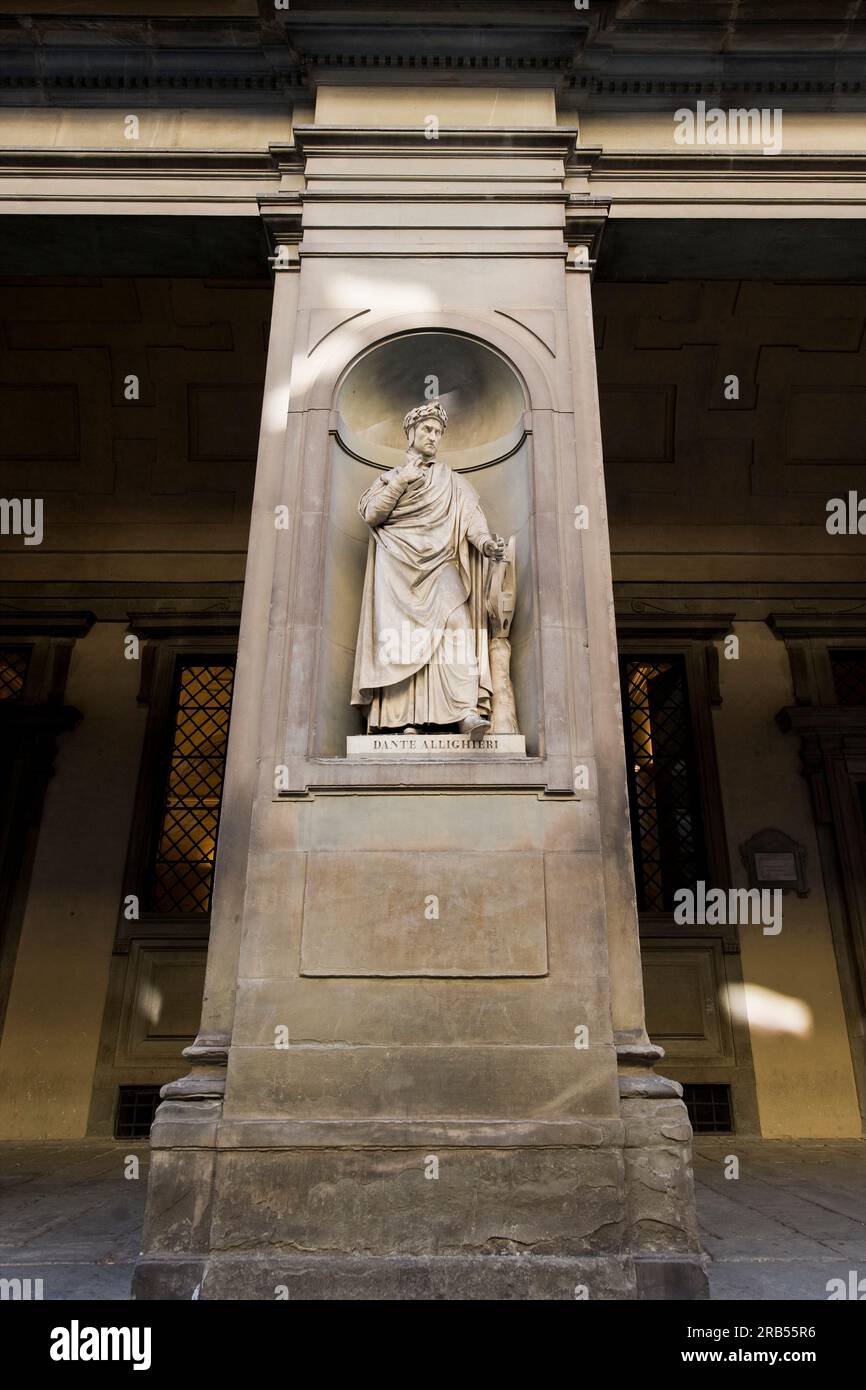 Statua di Dante alighieri. galleria degli uffizi. Firenze. Italia Foto Stock