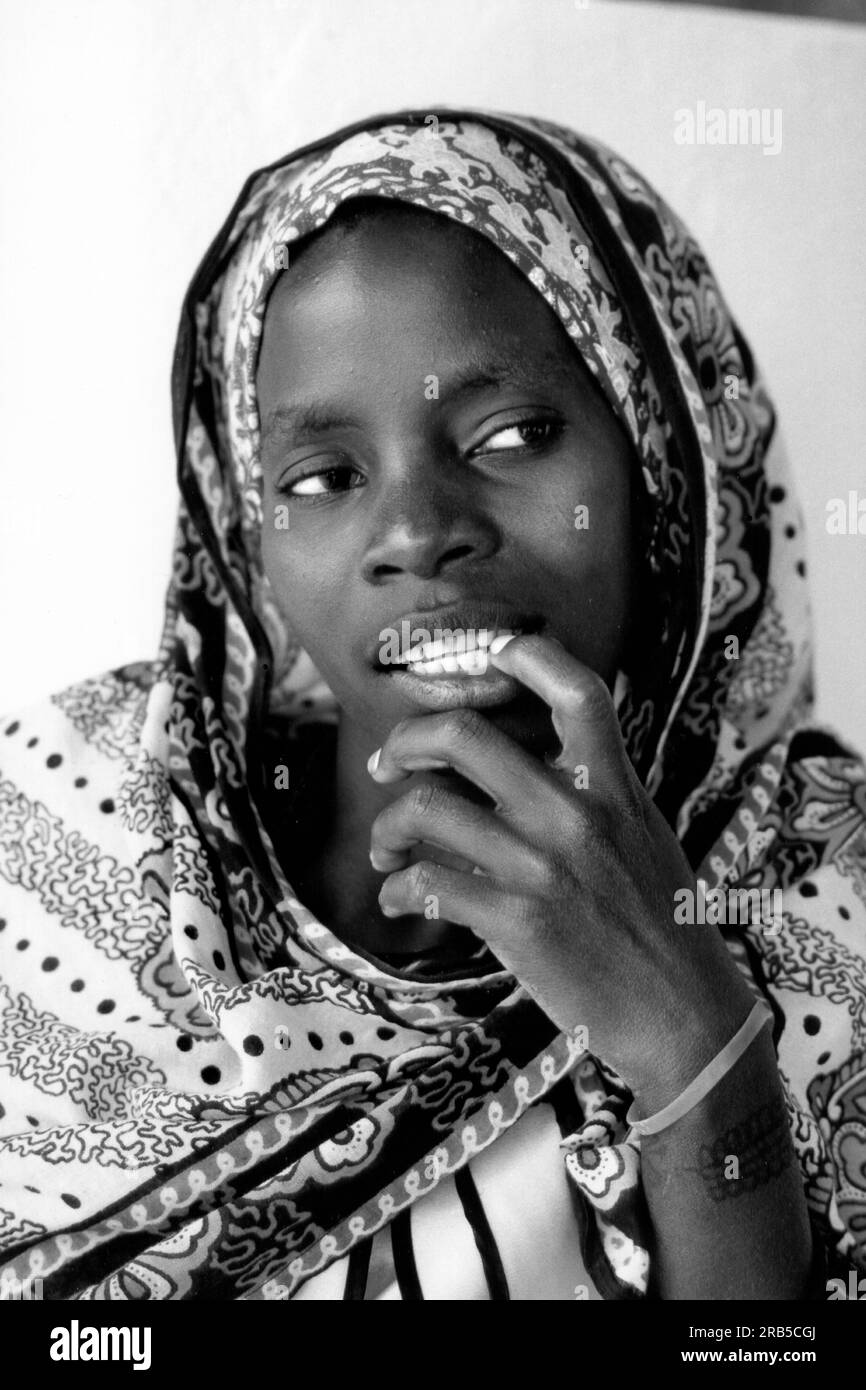 Giovane donna con chador. Jambiani. Zanzibar Foto Stock