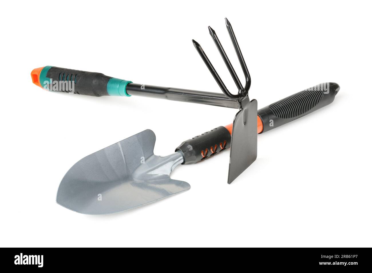 Pala piccola e zuppa per lavorare in giardino su sfondo bianco Foto Stock