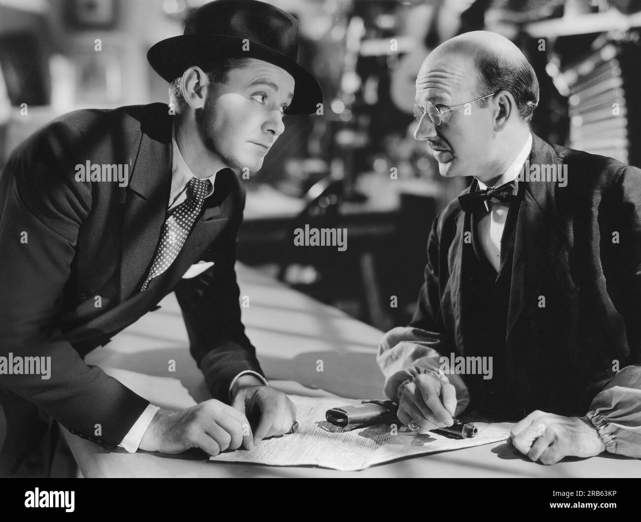 Herbert Marshall, Lucien Littlefield, sul set del film, 'Evenings for sale', Paramount Pictures, 1932 Foto Stock