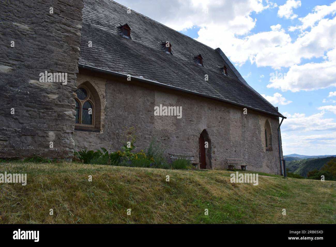Antica chiesa pellegrina Bleidenberg sopra Oberfell Foto Stock