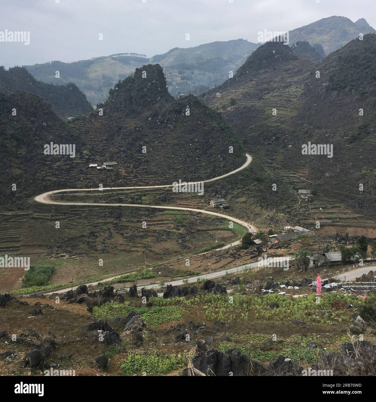 Phong cảnh cao Nguyên đá Đồng Văn, Hà Giang, Vietnam. Paesaggio dell'altopiano di Dong Van geopark. 越南旅游, वियतनाम पर्यटन, 베트남 관광, ベトナム観光, ឌូលីច វៀតណាម, Foto Stock