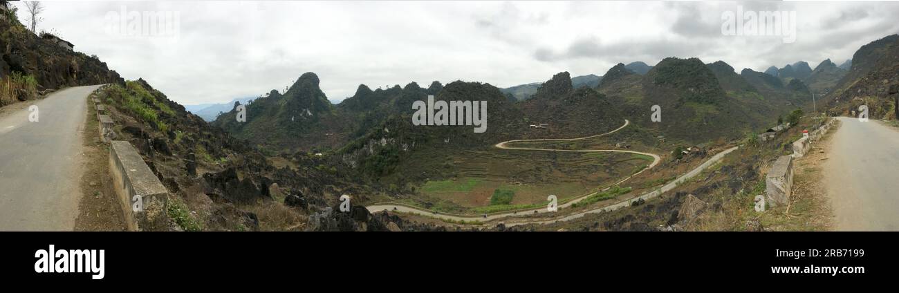 Phong cảnh cao Nguyên đá Đồng Văn, Hà Giang, Vietnam. Paesaggio dell'altopiano di Dong Van geopark. 越南旅游, वियतनाम पर्यटन, 베트남 관광, ベトナム観光, ឌូលីច វៀតណាម, Foto Stock