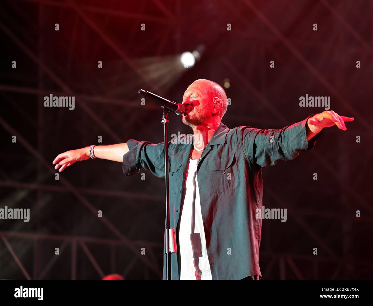 Biagio Antonacci durante il “Estate 2023 Tour” a Nichelino-Palazzina di caccia di Stupinigi, il 7 luglio 2023 Foto Stock