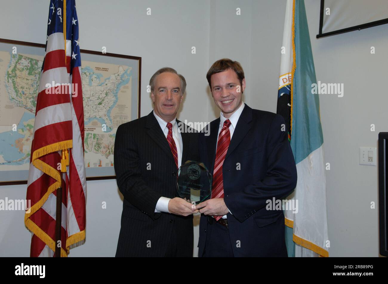 Segretario Dirk Kempthorne con l'onorario degli interni, Lucian Sikorskyj Foto Stock