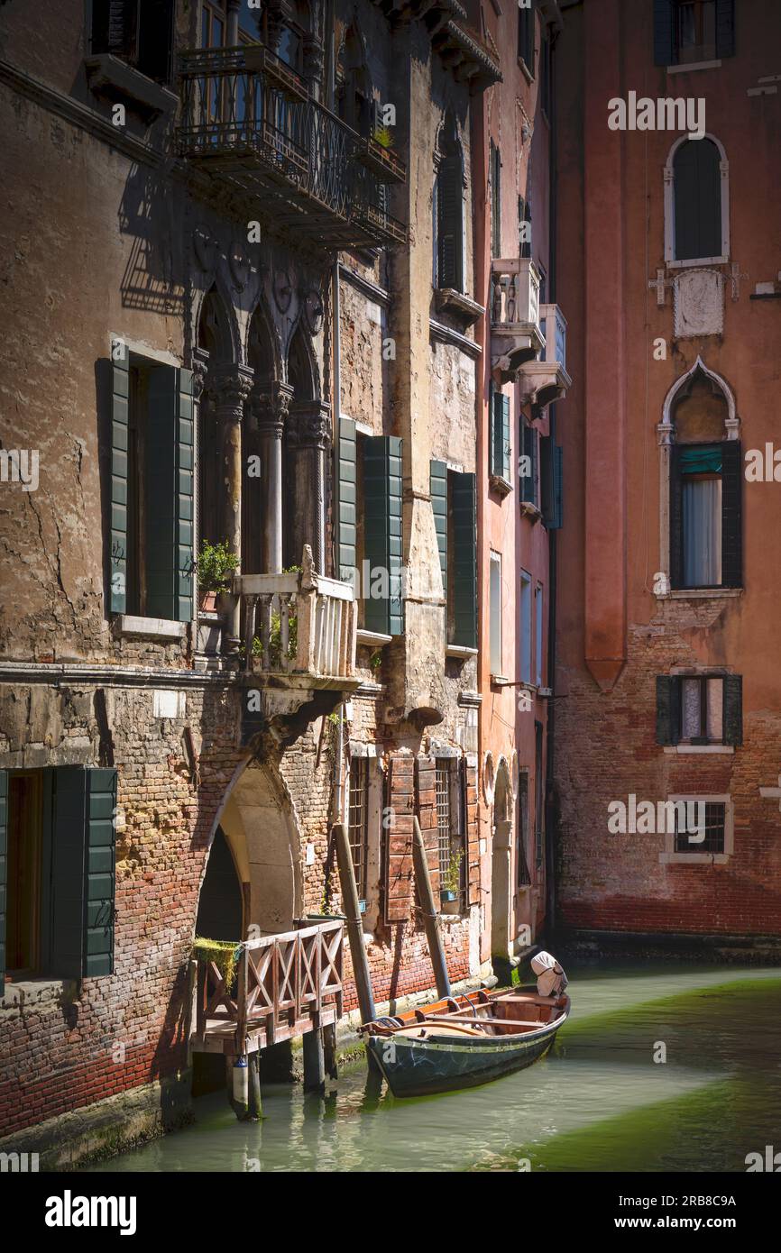 Suggestiva scena dei canali, Venezia, Italia. Foto Stock