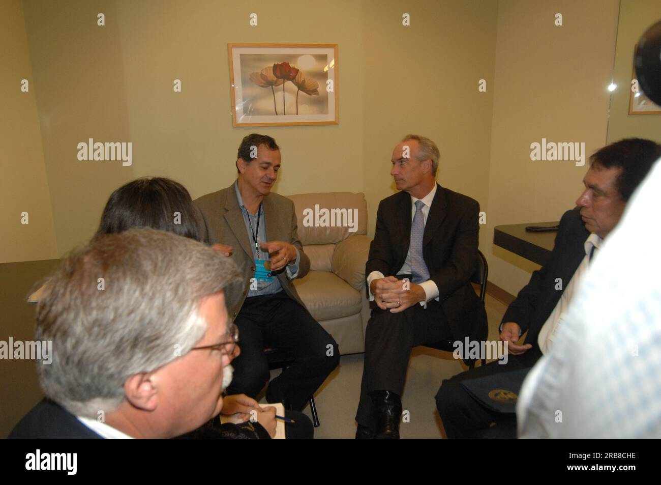 Atti della 26a Conferenza annuale dei governatori di confine a Hollywood, California, dove il segretario Dirk Kempthorne si unì ai governatori dei quattro stati degli Stati Uniti confinanti con il Messico--California Governors, e il presidente della Border Governors Association, Arnold Schwarzenegger; il governatore dell'Arizona Janet Napolitano; il governatore del New Mexico Bill Richardson; e il governatore del Texas Rick Perry-- Insieme ai rispettivi governatori degli stati messicani di Baja California, Chihuahua, Coahuila, Nuevo Leon, Sonora, E Tamaulipas, così come altri Stati Uniti I segretari di gabinetto e le loro controparti messicane per la discussione del bi-nat Foto Stock