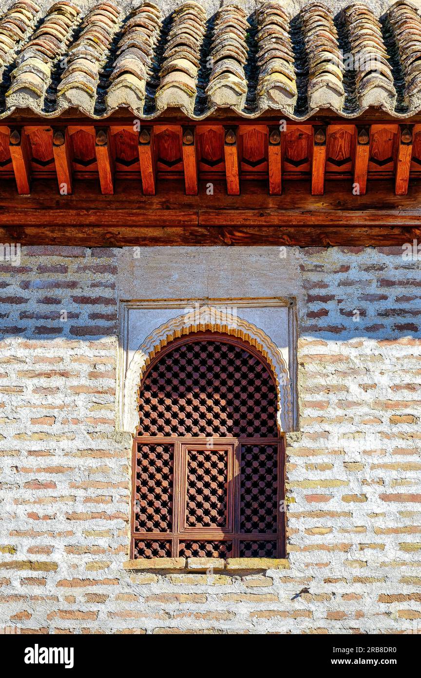 Architettura islamica nel complesso del castello e forte dell'Alhambra a Granada, Spagna Foto Stock