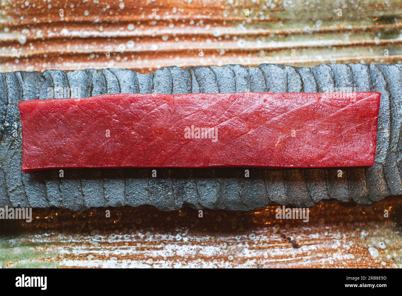 blocco di maguro saku di sashimi di tonno crudo Foto Stock