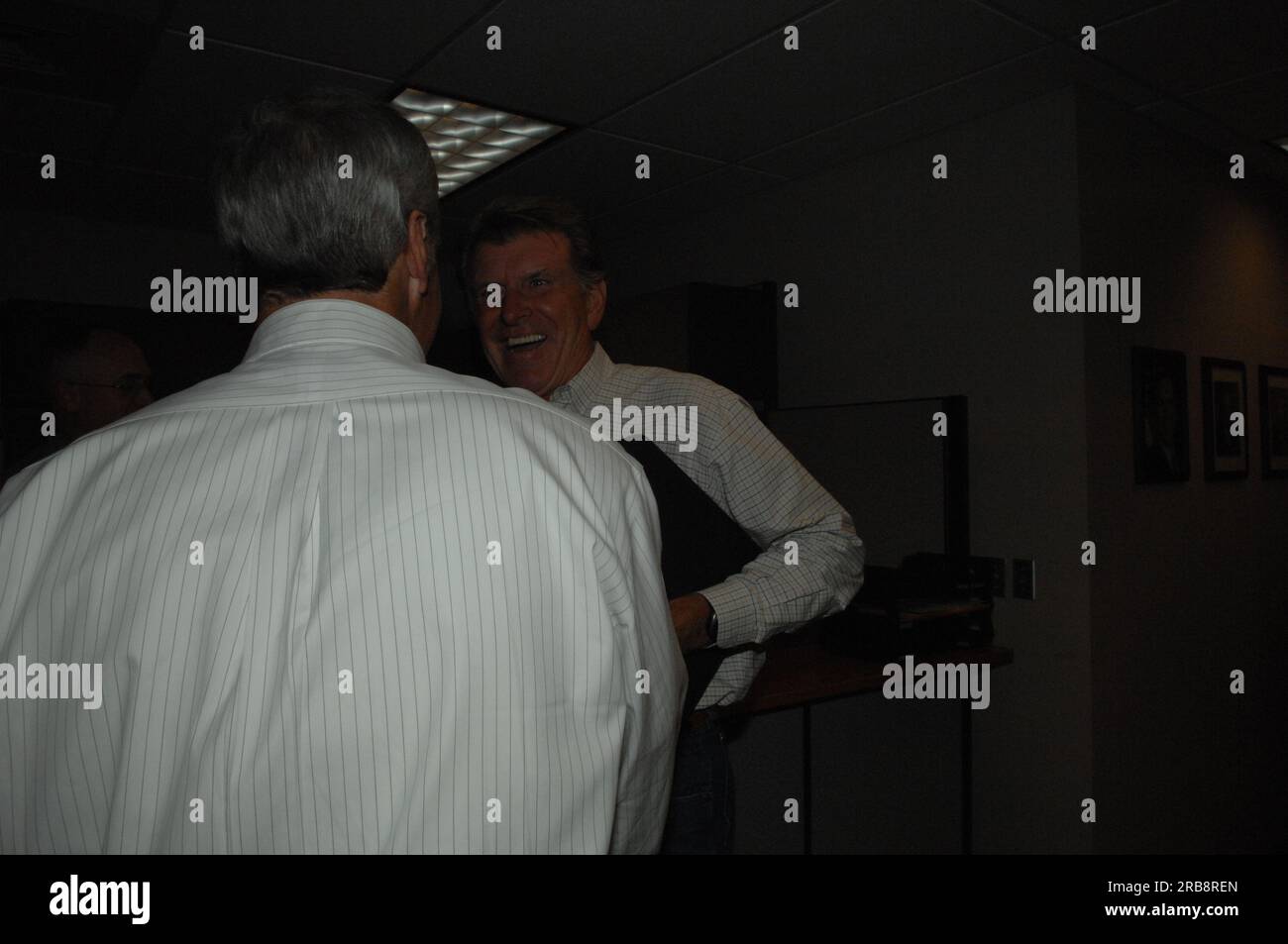 Visita del segretario Dirk Kempthorne al National Interagency Fire Center di Boise, Idaho, dove si è Unito al segretario per la sicurezza interna Michael Chertoff, al tenente governatore dell'Idaho Jim Risch e ad altri funzionari per riunioni, tour della struttura e dell'area circostante e conferenza stampa sui preparativi per la stagione degli incendi Foto Stock