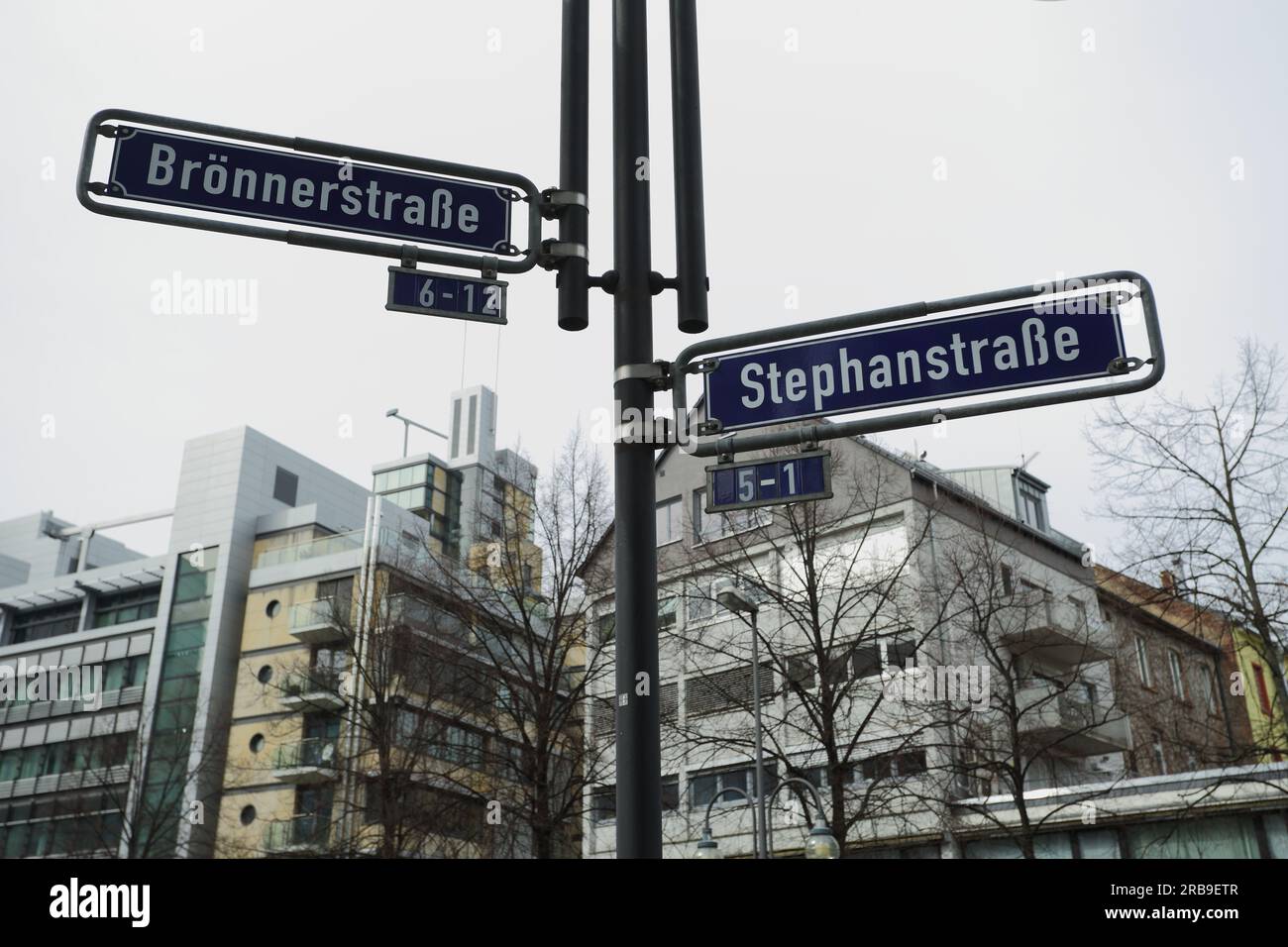 Segui le indicazioni stradali per Francoforte sul meno, Germania Foto Stock