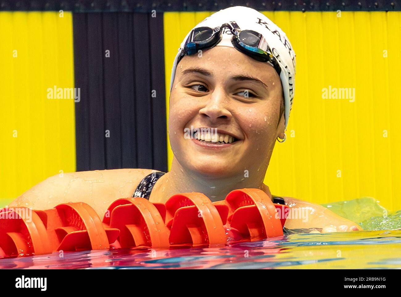 Berlino, Germania. 8 luglio 2023. Nuoto: Campionato tedesco, decisione, 200 m medley, donne. Sala nuoto e immersioni nell'Europasportpark. Giulia Goerigk di SGR Karlsruhe è felice della sua vittoria. Credito: Andreas Gora/dpa/Alamy Live News Foto Stock