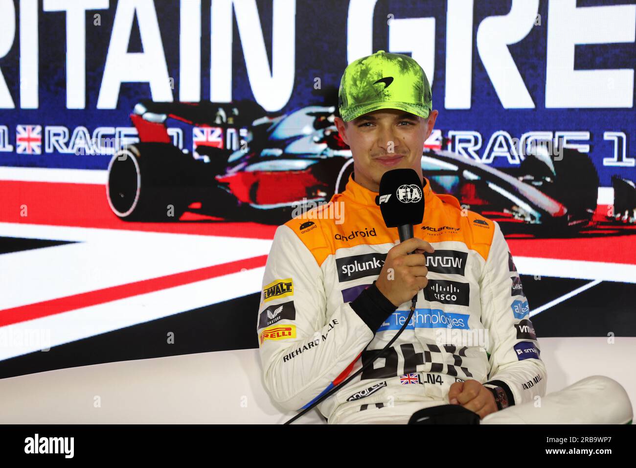 Silverstone, Regno Unito. 8 luglio 2023. Lando Norris (GBR) McLaren nella post qualifica FIA Press Conference. Formula 1 World Championship, Rd 11, Gran Premio di Gran Bretagna, sabato 8 luglio 2023. Silverstone, Inghilterra. Crediti: James Moy/Alamy Live News Foto Stock