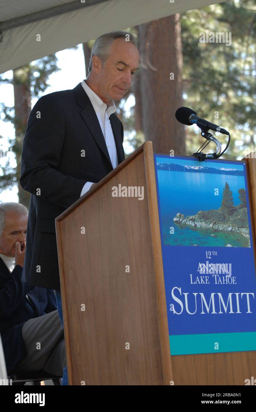 Lake Tahoe Restoration Summit al Sand Harbor State Park del Nevada, dove il segretario degli interni Dirk Kempthorne si unì ai senatori del Nevada Harry Reid e John Ensign, il governatore del Nevada Jim Gibbons, il senatore della California Dianne Feinstein, il segretario per le risorse della California Mike Chrisman, il sottosegretario per l'agricoltura per le risorse naturali e l'ambiente Mark Rey, Waldo Walker, presidente della tribù Washoe della California e del Nevada, e altri leader tribali federali, statali e locali nel forum ambientale, concentrandosi sulla riduzione dei rischi di incendio nell'area e sull'impatto del riscaldamento globale sul lago Tahoe. Nella sua Summ Foto Stock