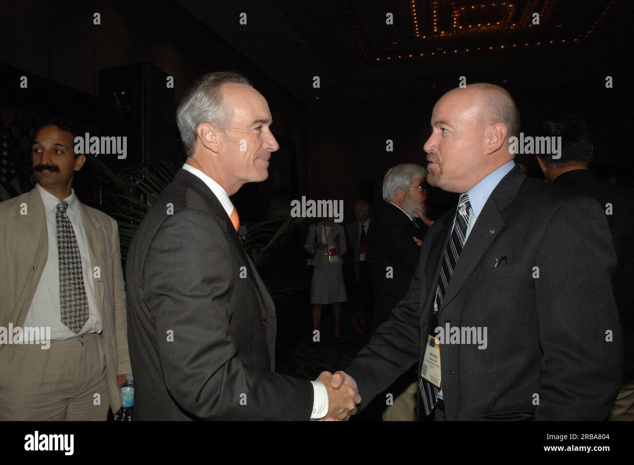 Attività presso l'Environmental Systems Research Institute (ESRI) Senior Executive Seminar - parte della ESRI International User Conference -- a San Diego, California, dove il segretario Dirk Kempthorne è entrato a far parte del governatore del Maryland Martin o'Malley, il presidente ESRI Jack Dangermond, Roger Tomlinson della Tomlinson Associates del Canada e altri funzionari federali, statali e delle organizzazioni private Foto Stock